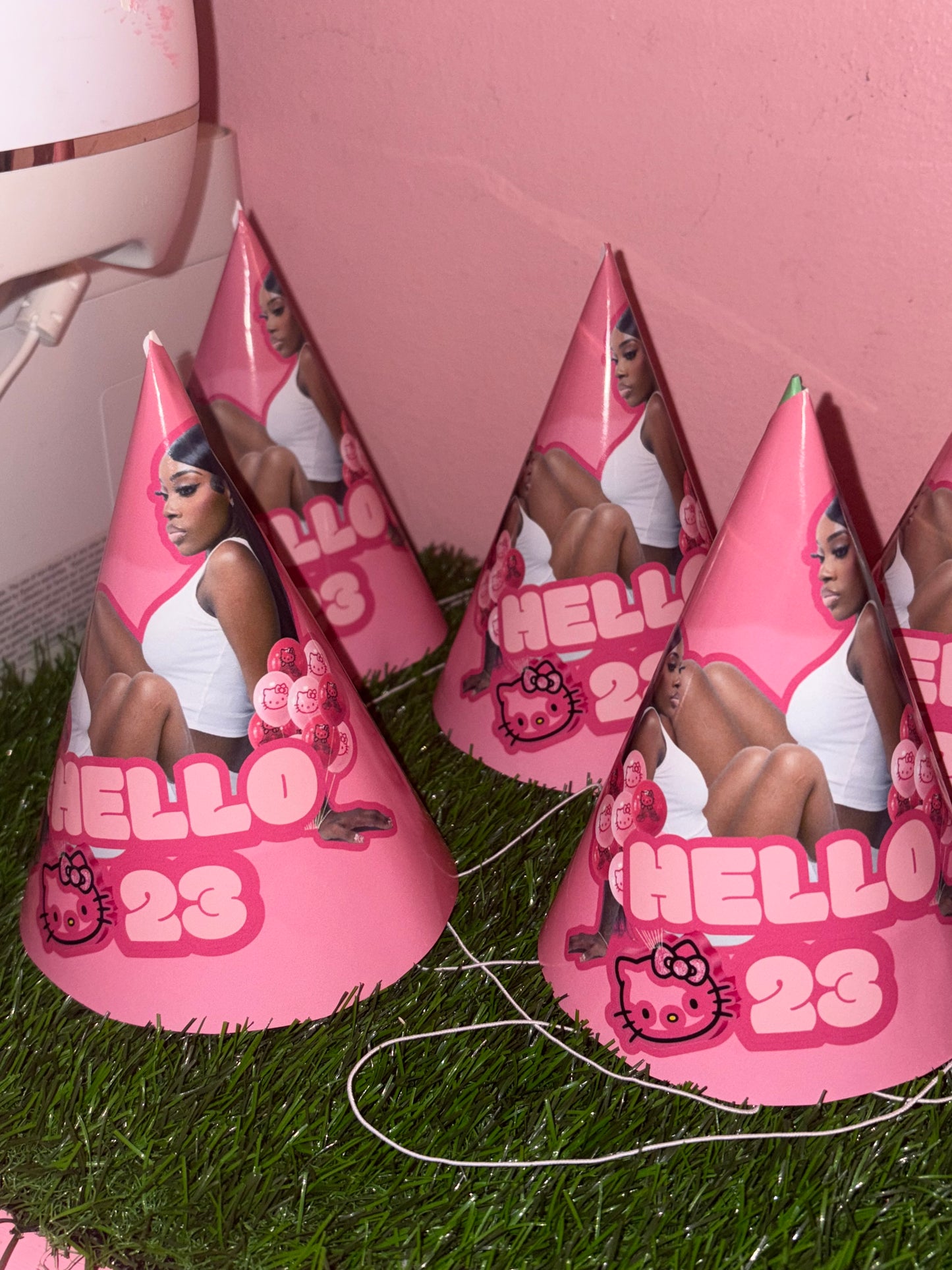 10 Fans & 10 Party Hats DEAL
